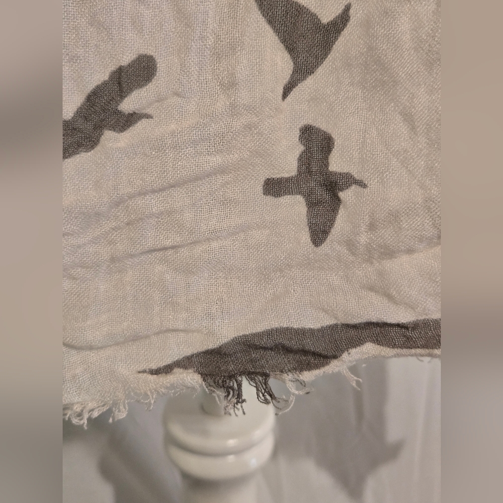 2 Chic★Abstract Bird Patterned Scarf - Picture 7 of 12